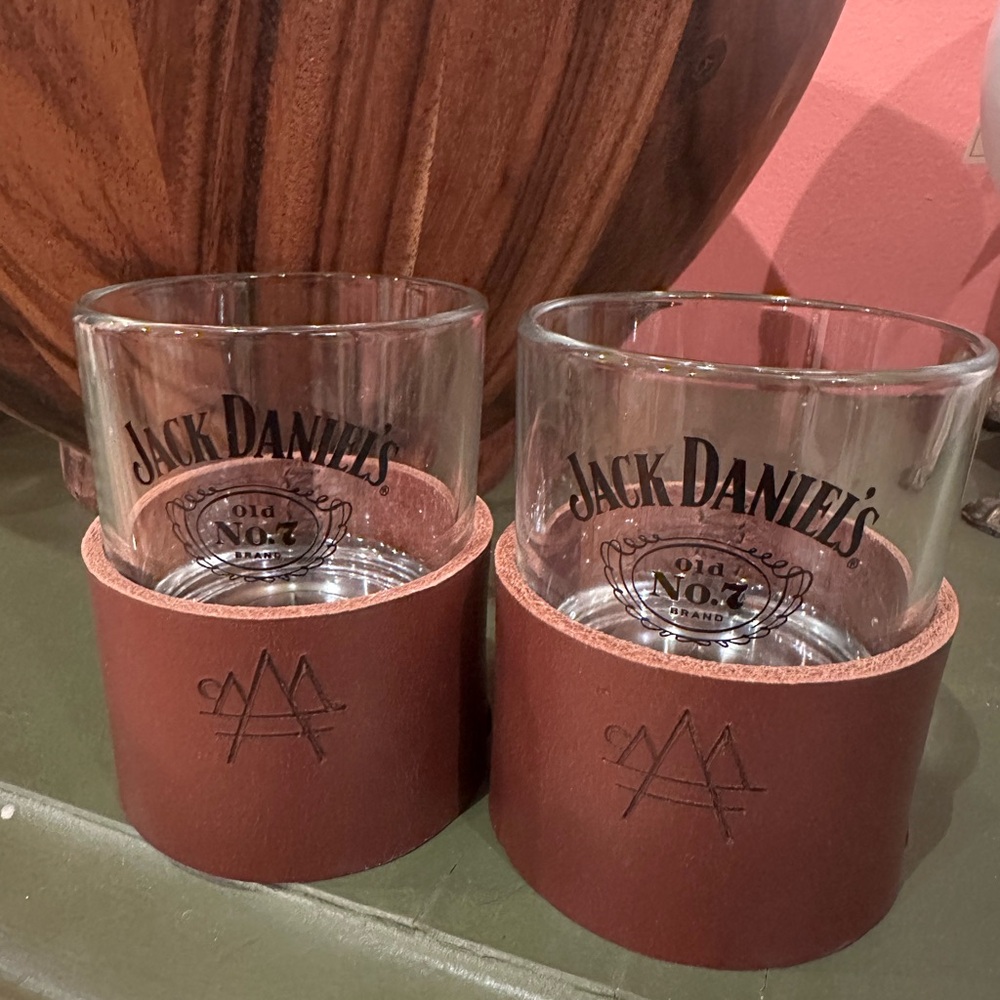 Jack Daniels Whiskey Glass Set with Brown Leather Holders
